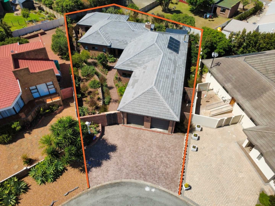 3 Bedroom Property for Sale in Stilbaai Wes Western Cape